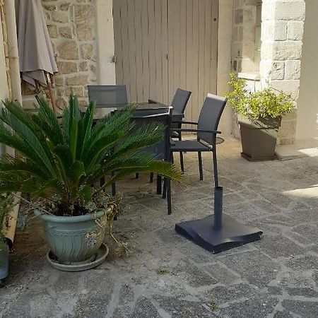 Ma Petite Maison Dans..... Maussane les Alpilles Exteriör bild